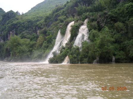 Cascata sul fiume Lijiang - Waterfall on the Lijiang River
